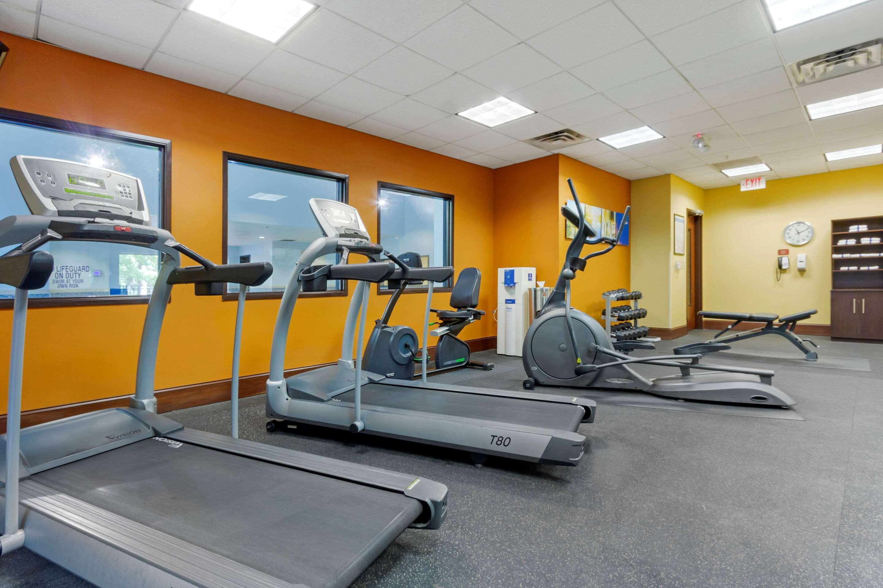 Comfort Suites Charleston West Ashley Εξωτερικό φωτογραφία