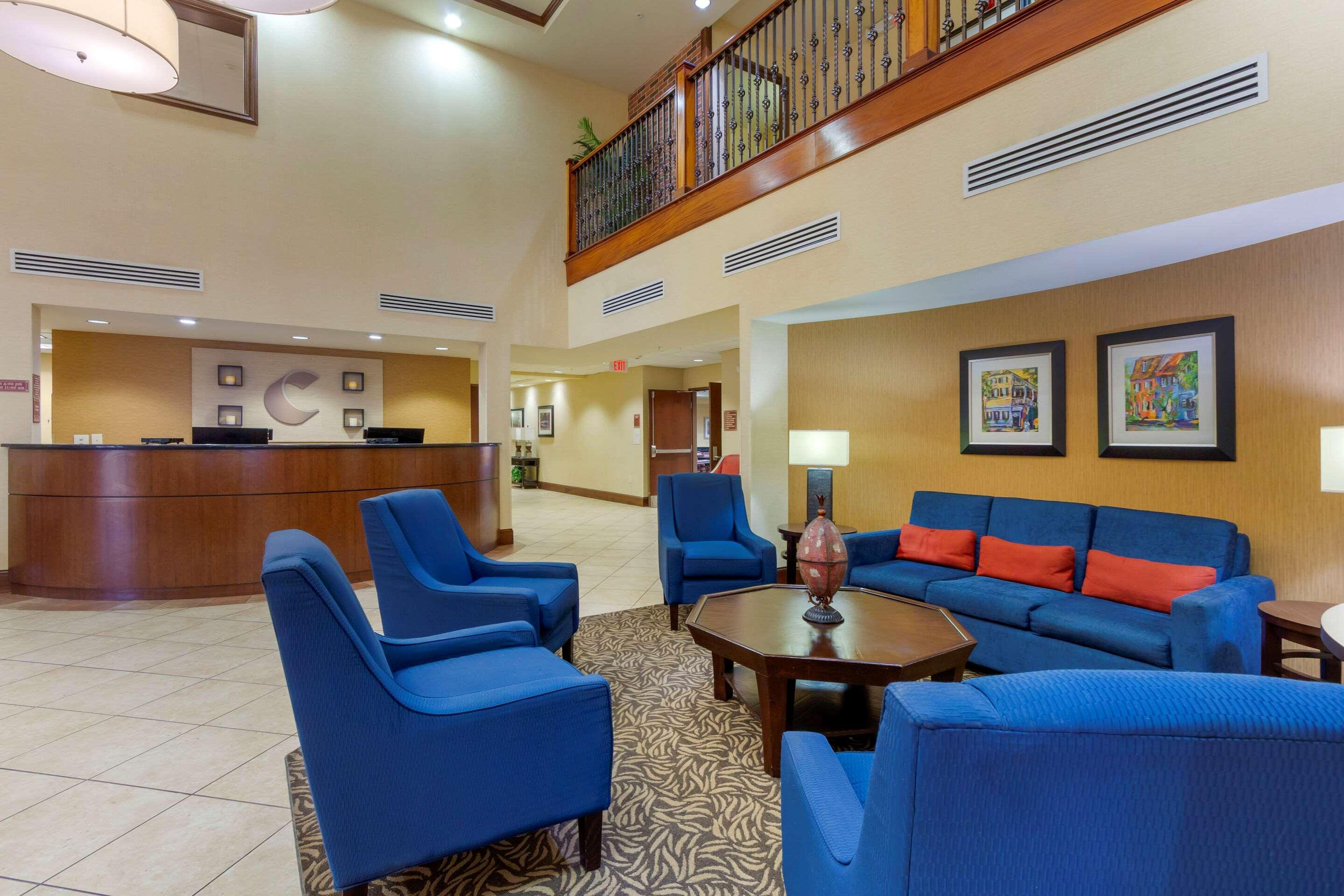 Comfort Suites Charleston West Ashley Εξωτερικό φωτογραφία