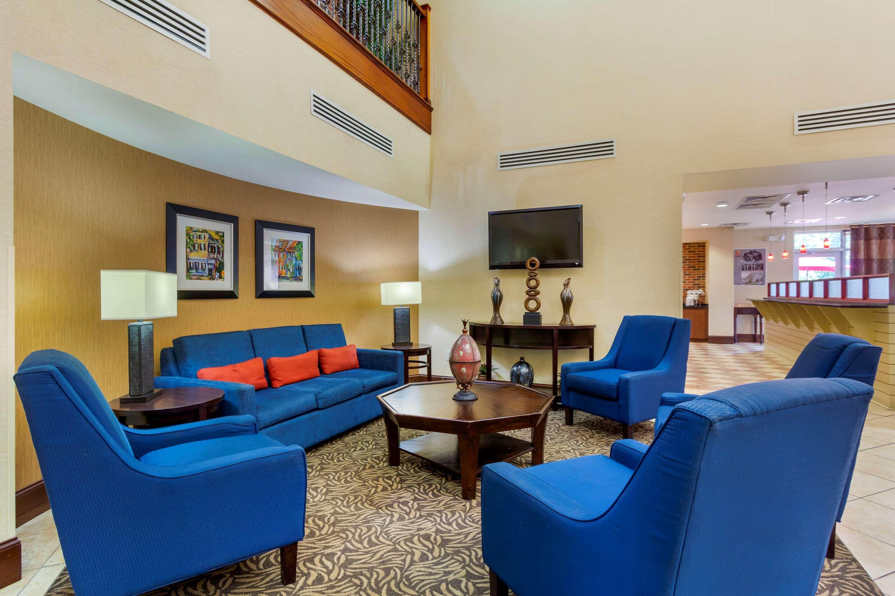 Comfort Suites Charleston West Ashley Εξωτερικό φωτογραφία