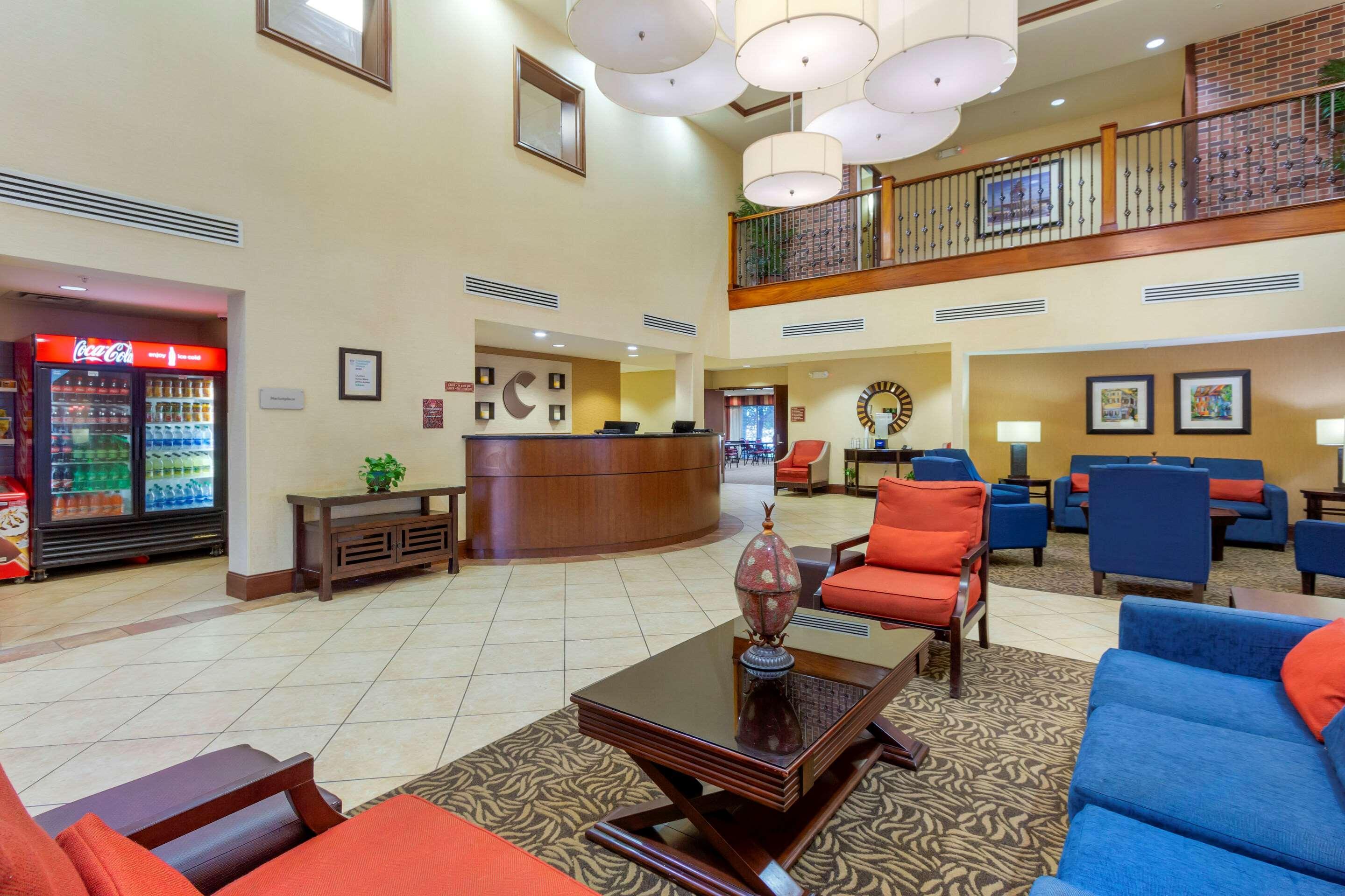 Comfort Suites Charleston West Ashley Εξωτερικό φωτογραφία