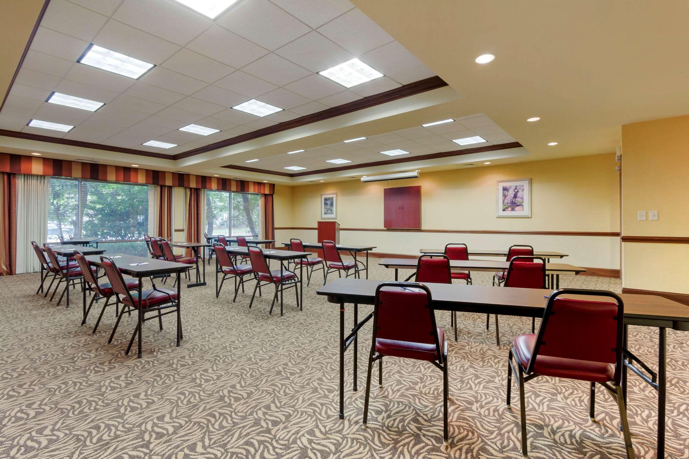 Comfort Suites Charleston West Ashley Εξωτερικό φωτογραφία