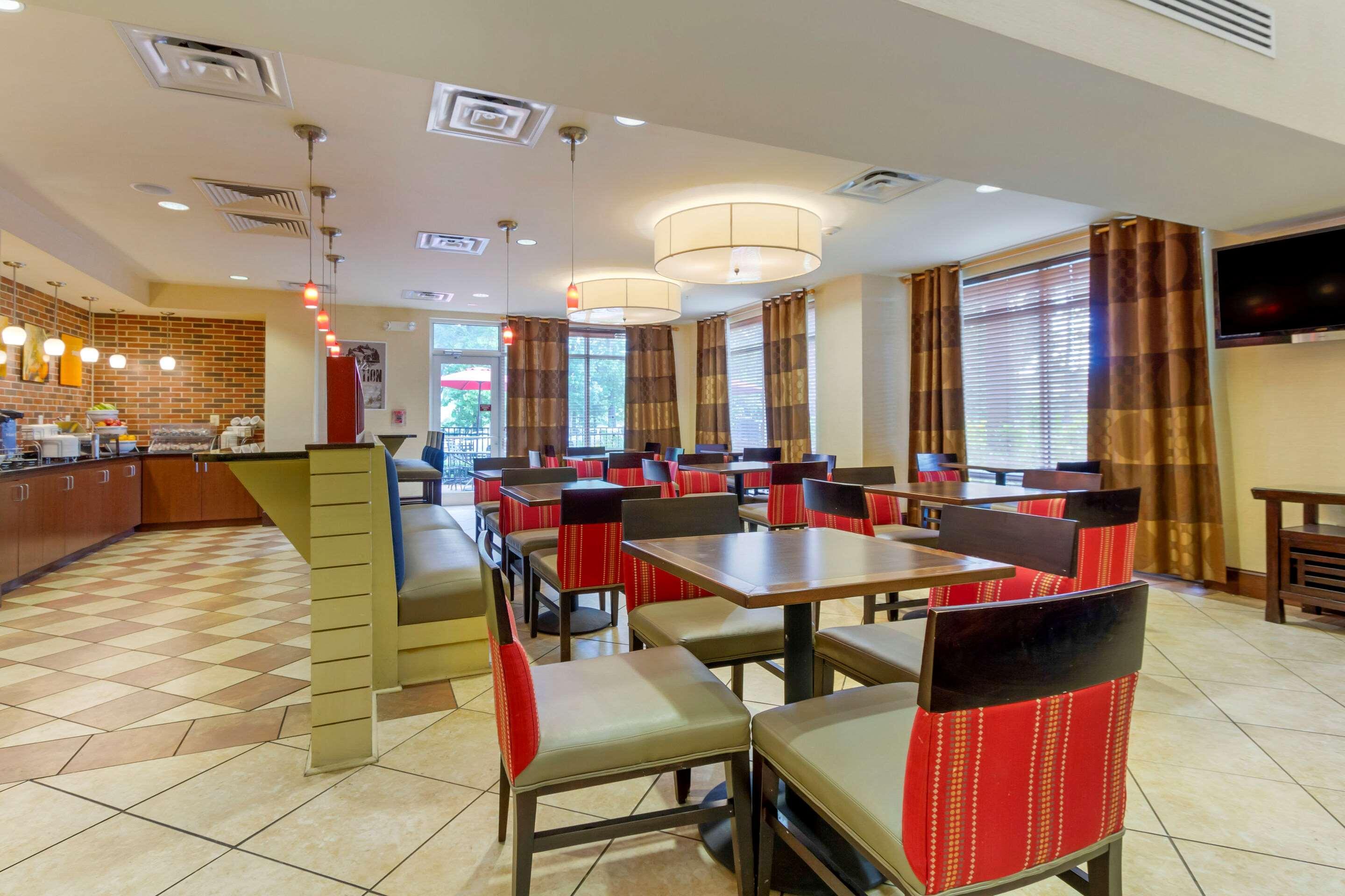 Comfort Suites Charleston West Ashley Εξωτερικό φωτογραφία