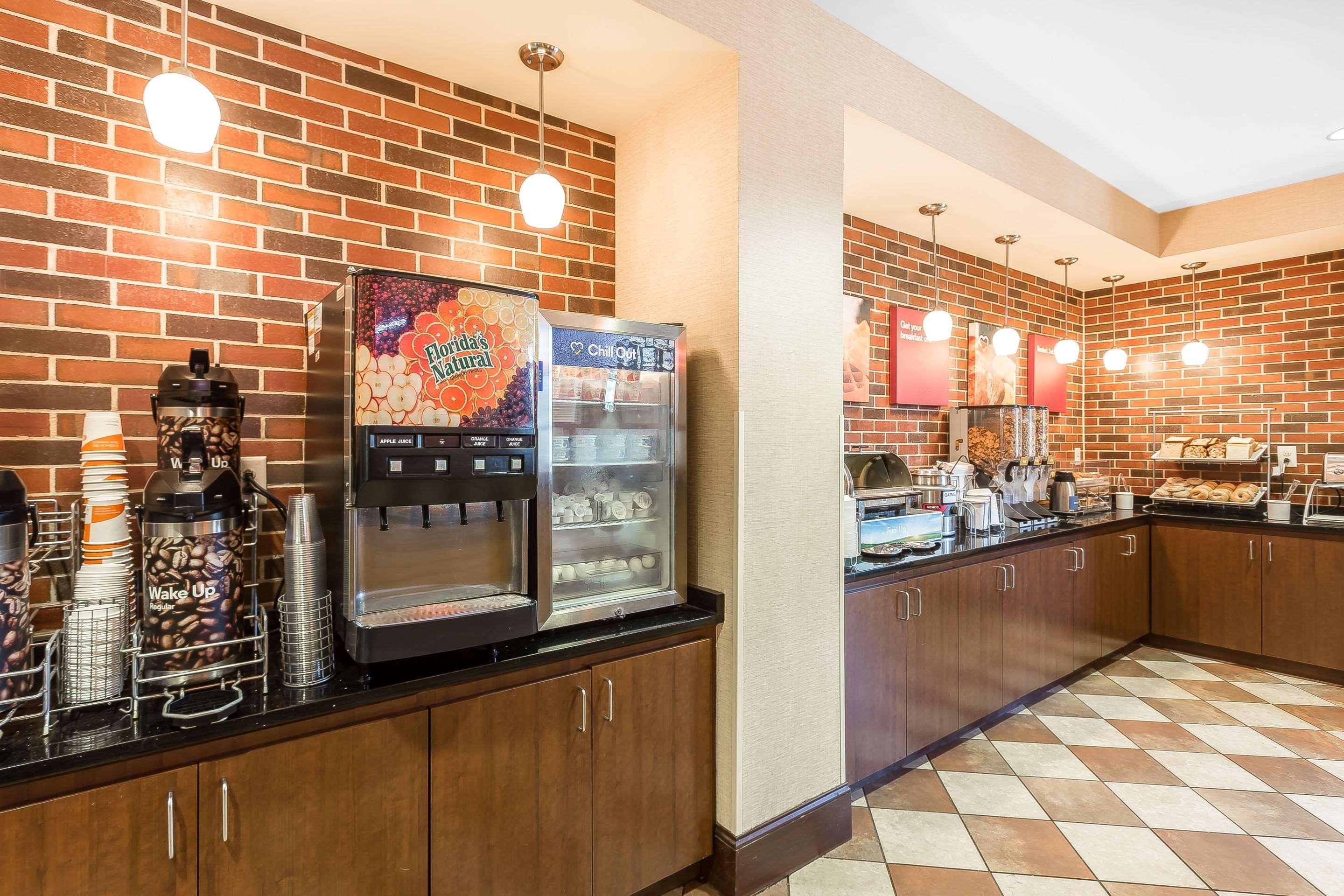Comfort Suites Charleston West Ashley Εξωτερικό φωτογραφία